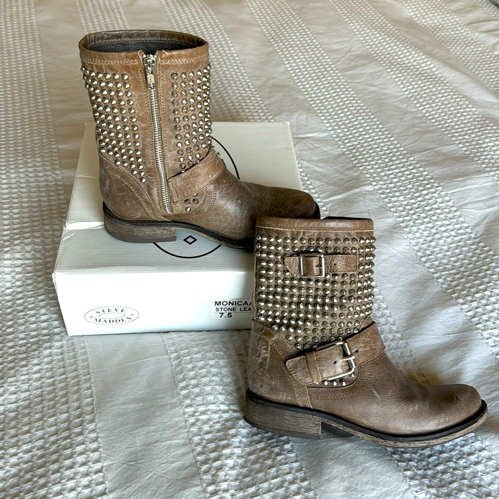 Steve Madden western style boot 7.5